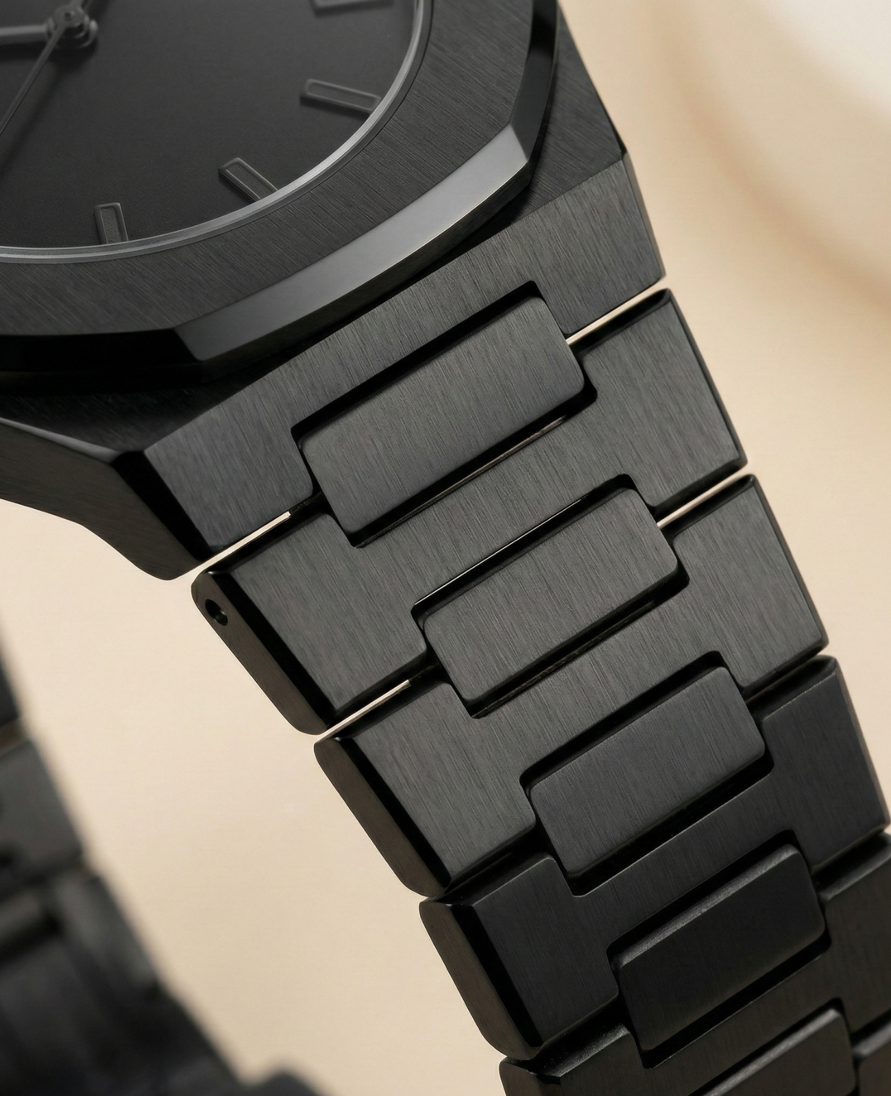 Obsidian Crown – Signature Black Edition