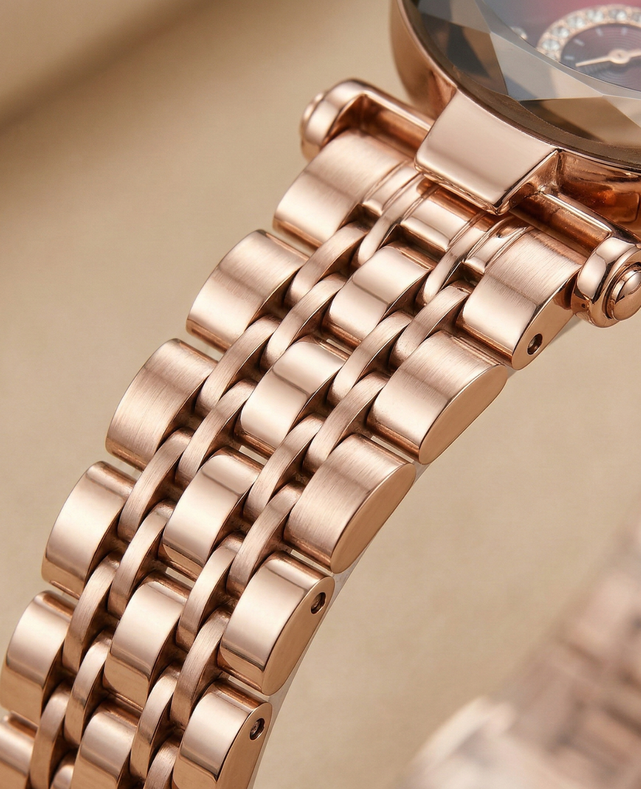 Ruby Facet – Rose Gold Edition
