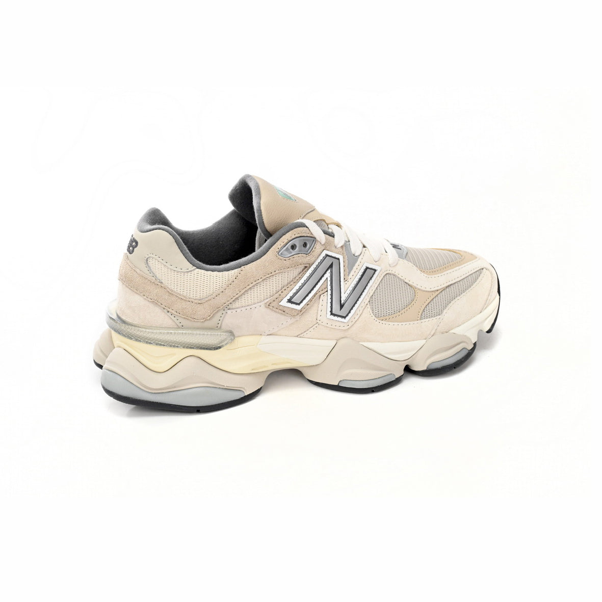 Hot Pick - New Balance 9060 Pale
