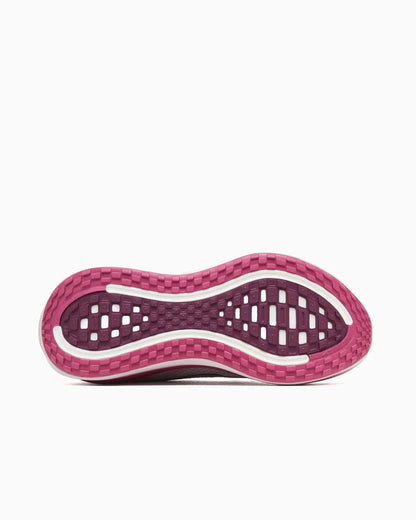Running Vomero Plus trainers in off white and purple